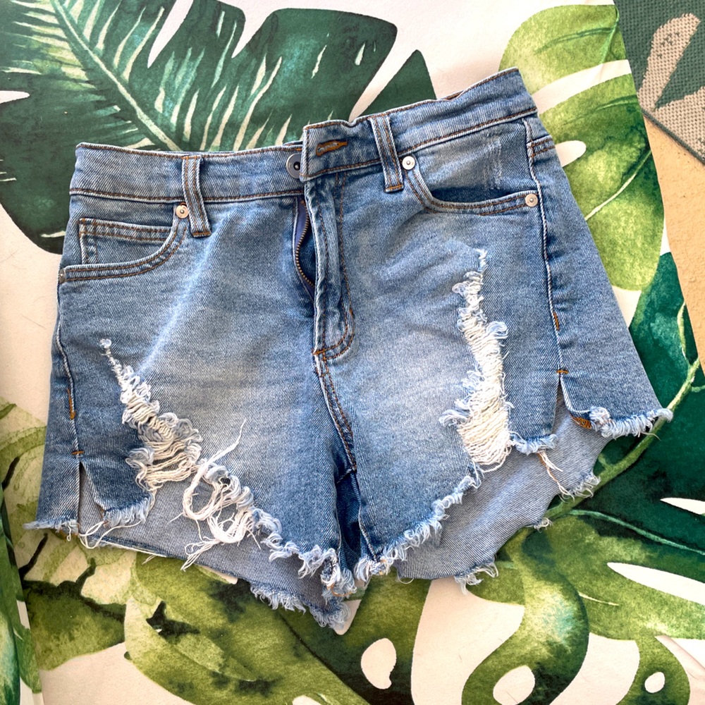 Kendall & Kylie “the icon short” high rise / waist distressed denim shorts